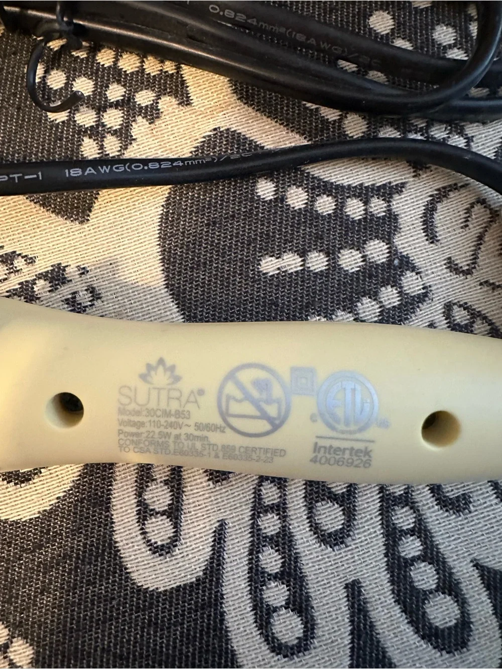 Never been used Sutra Compact Travel Curling Wand in Cream and Black